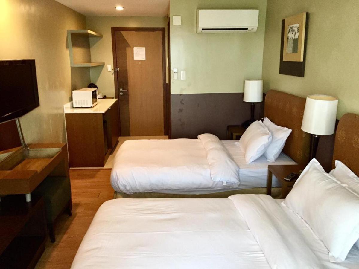 One Tagaytay Place Private Residences Tagaytay City Extérieur photo