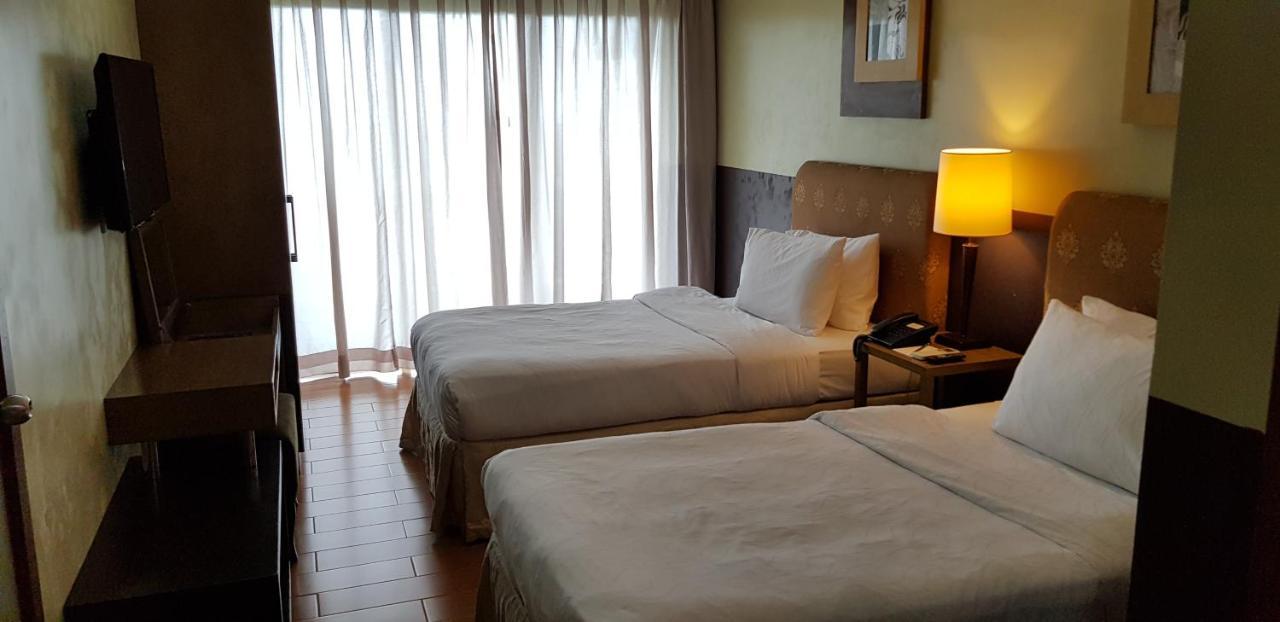 One Tagaytay Place Private Residences Tagaytay City Extérieur photo