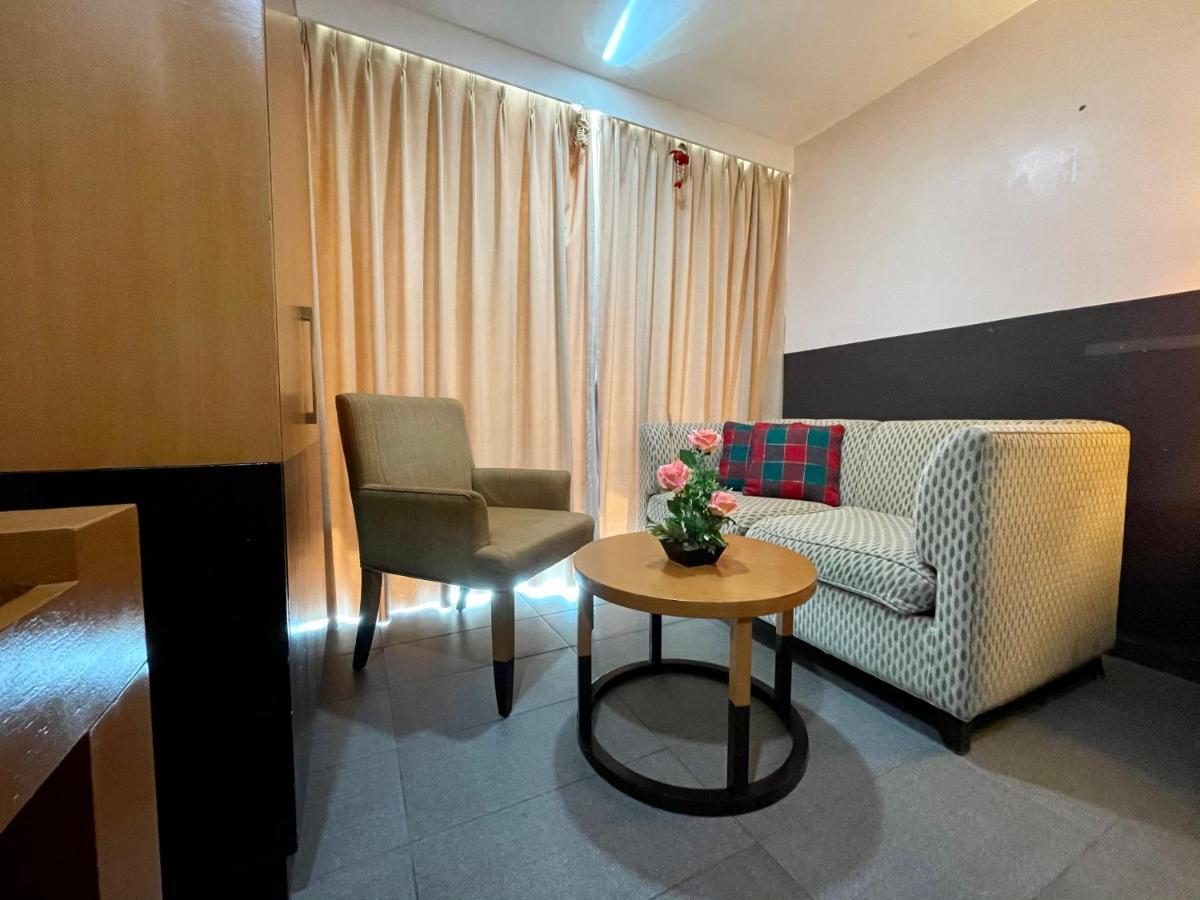 One Tagaytay Place Private Residences Tagaytay City Extérieur photo