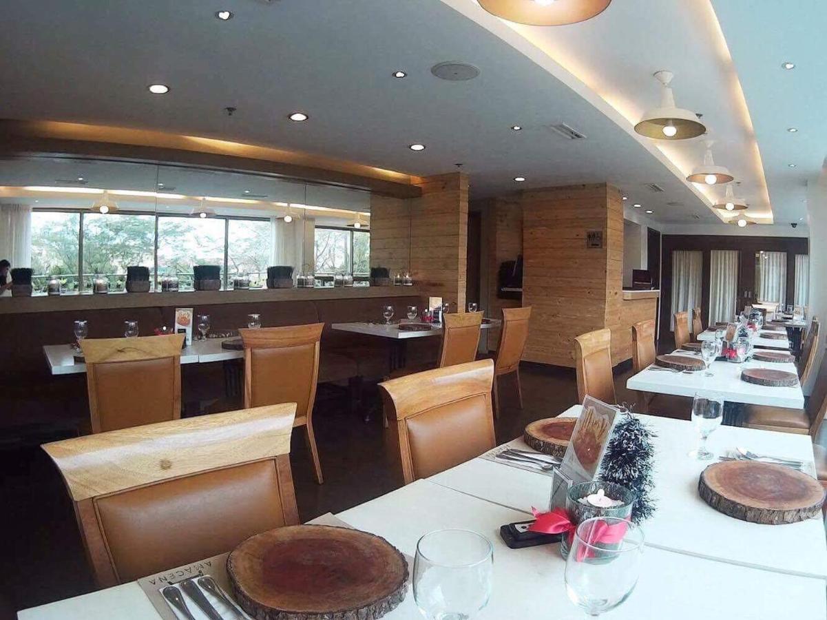 One Tagaytay Place Private Residences Tagaytay City Extérieur photo