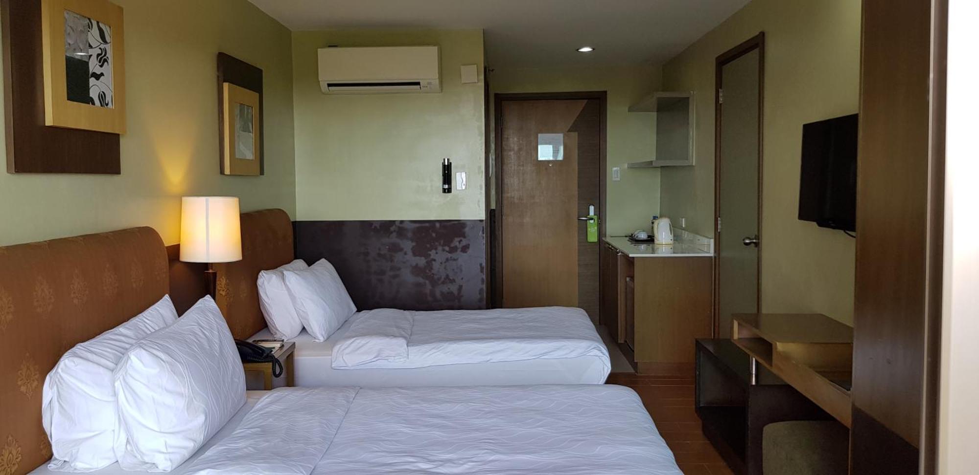 One Tagaytay Place Private Residences Tagaytay City Extérieur photo