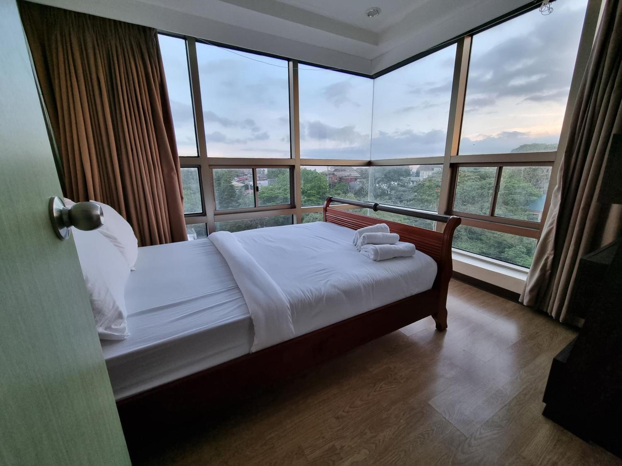 One Tagaytay Place Private Residences Tagaytay City Extérieur photo