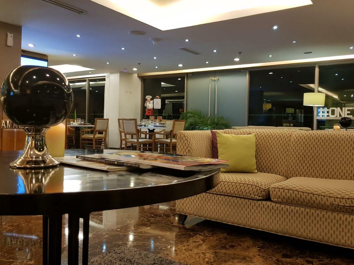 One Tagaytay Place Private Residences Tagaytay City Extérieur photo